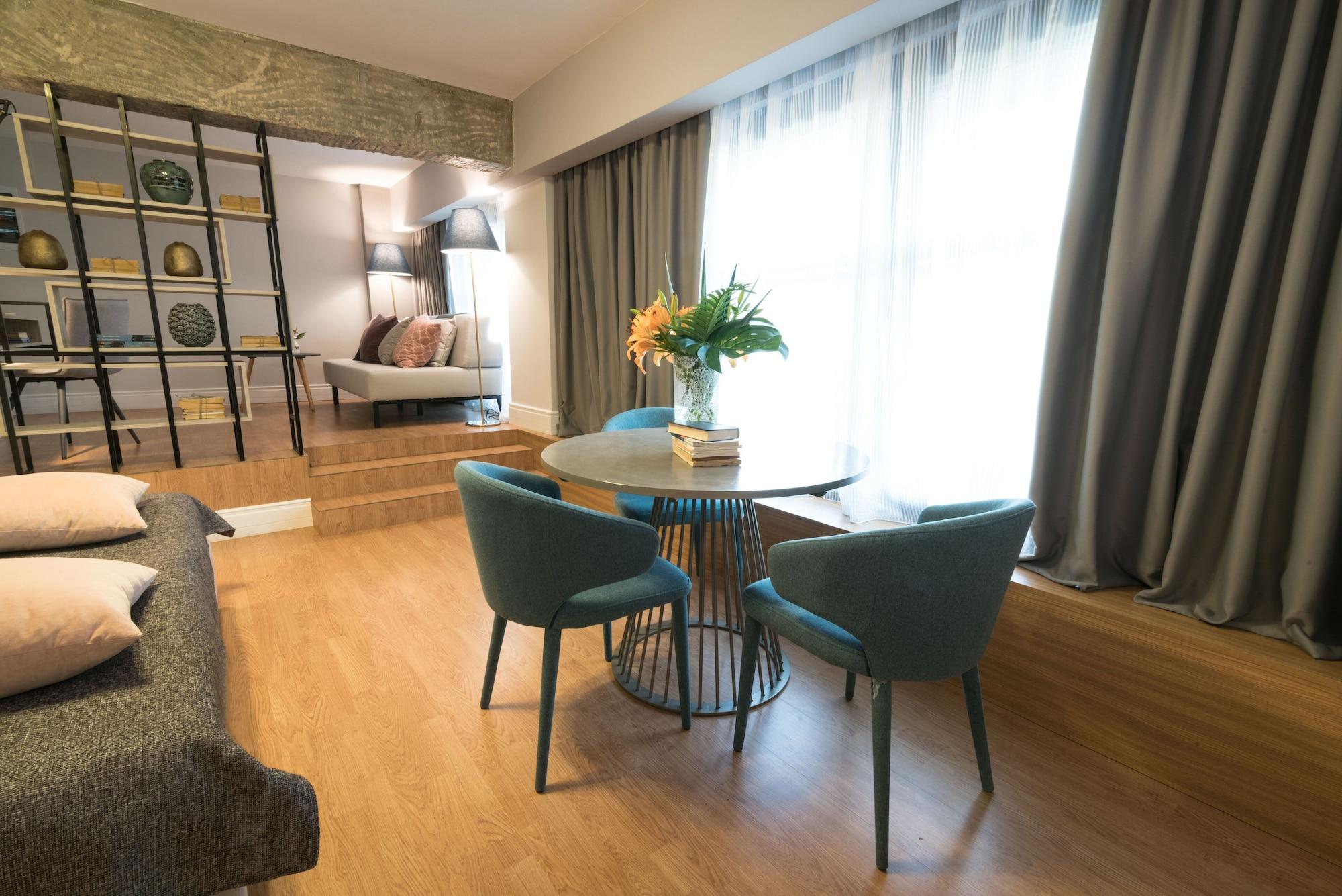 47 Luxury Suites Atene Esterno foto