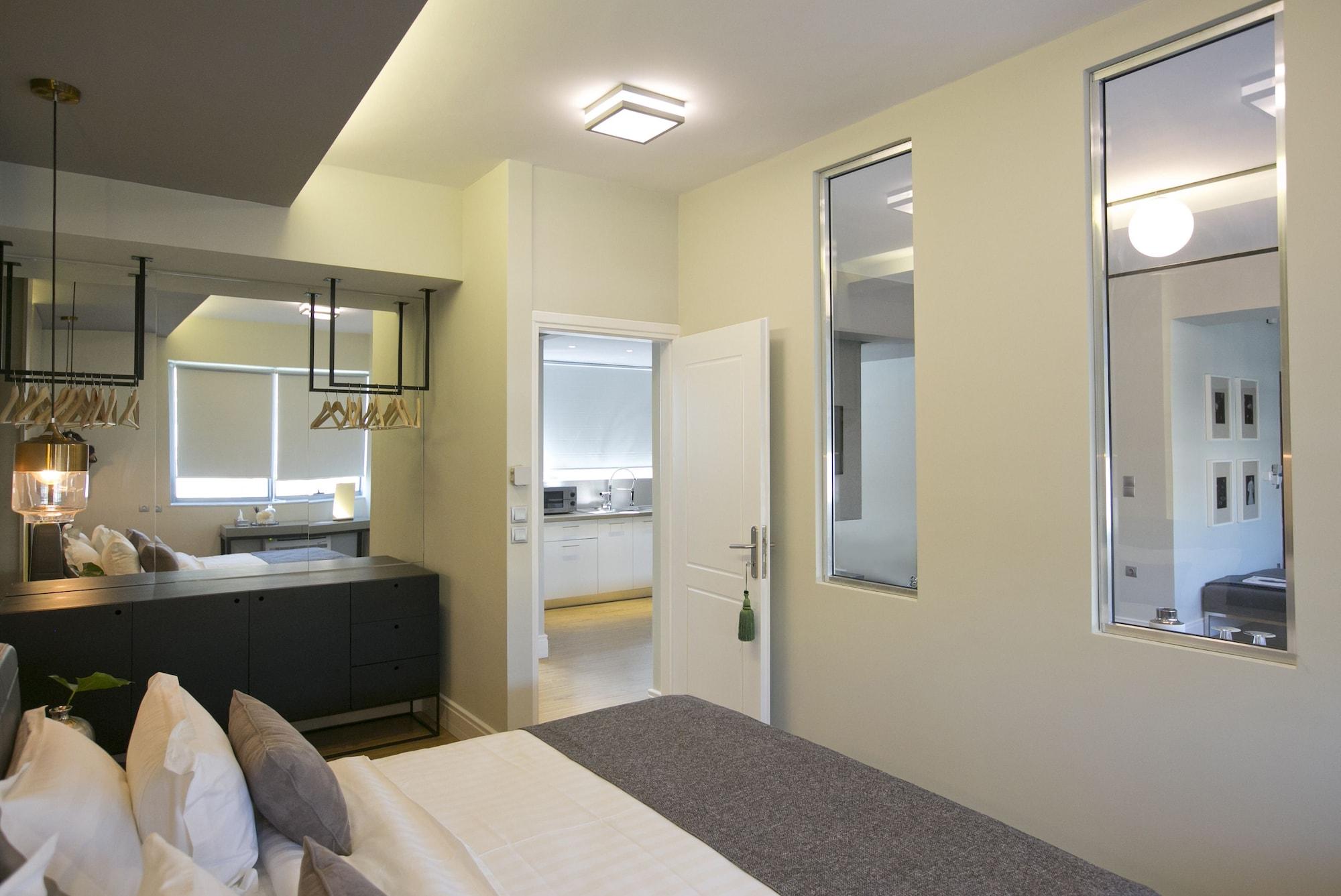 47 Luxury Suites Atene Esterno foto