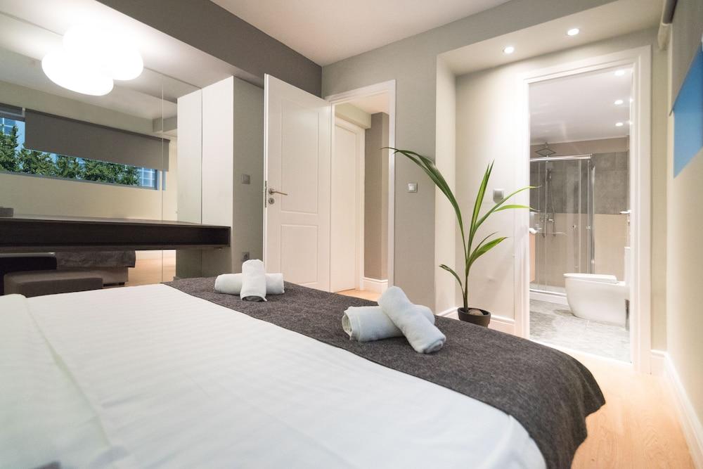 47 Luxury Suites Atene Esterno foto