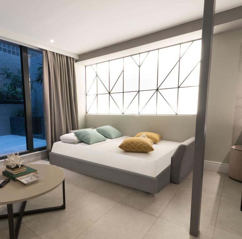 47 Luxury Suites Atene Esterno foto