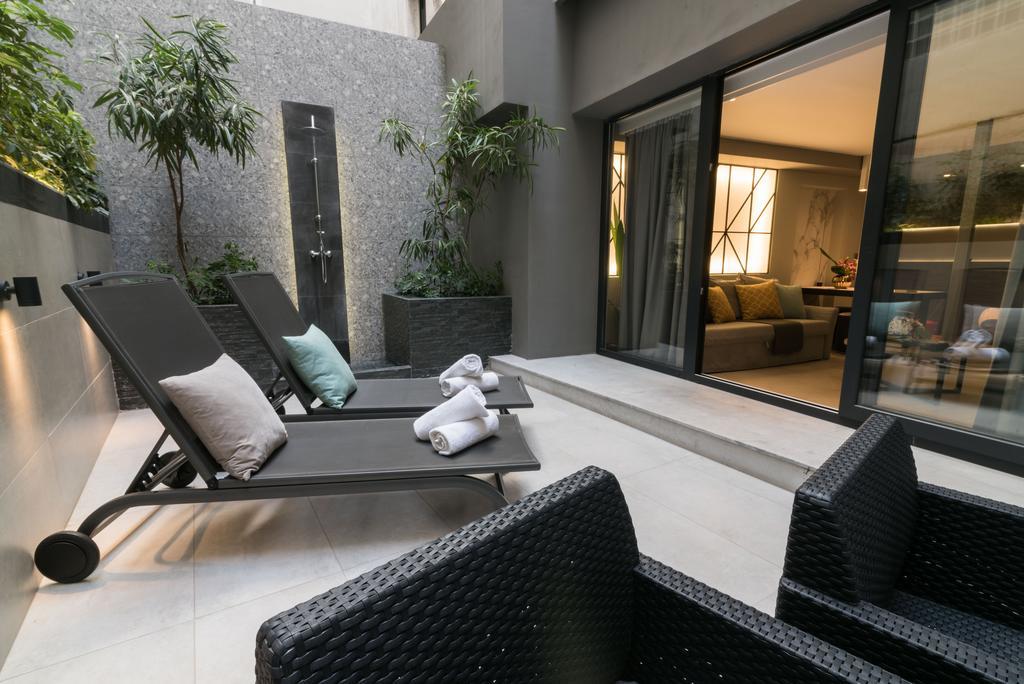 47 Luxury Suites Atene Esterno foto